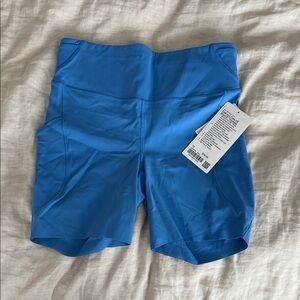NWT LULULEMON FAST & FREE HR SHORT 6” w/ POCKETS, size 10, POOL PARTY BLUE